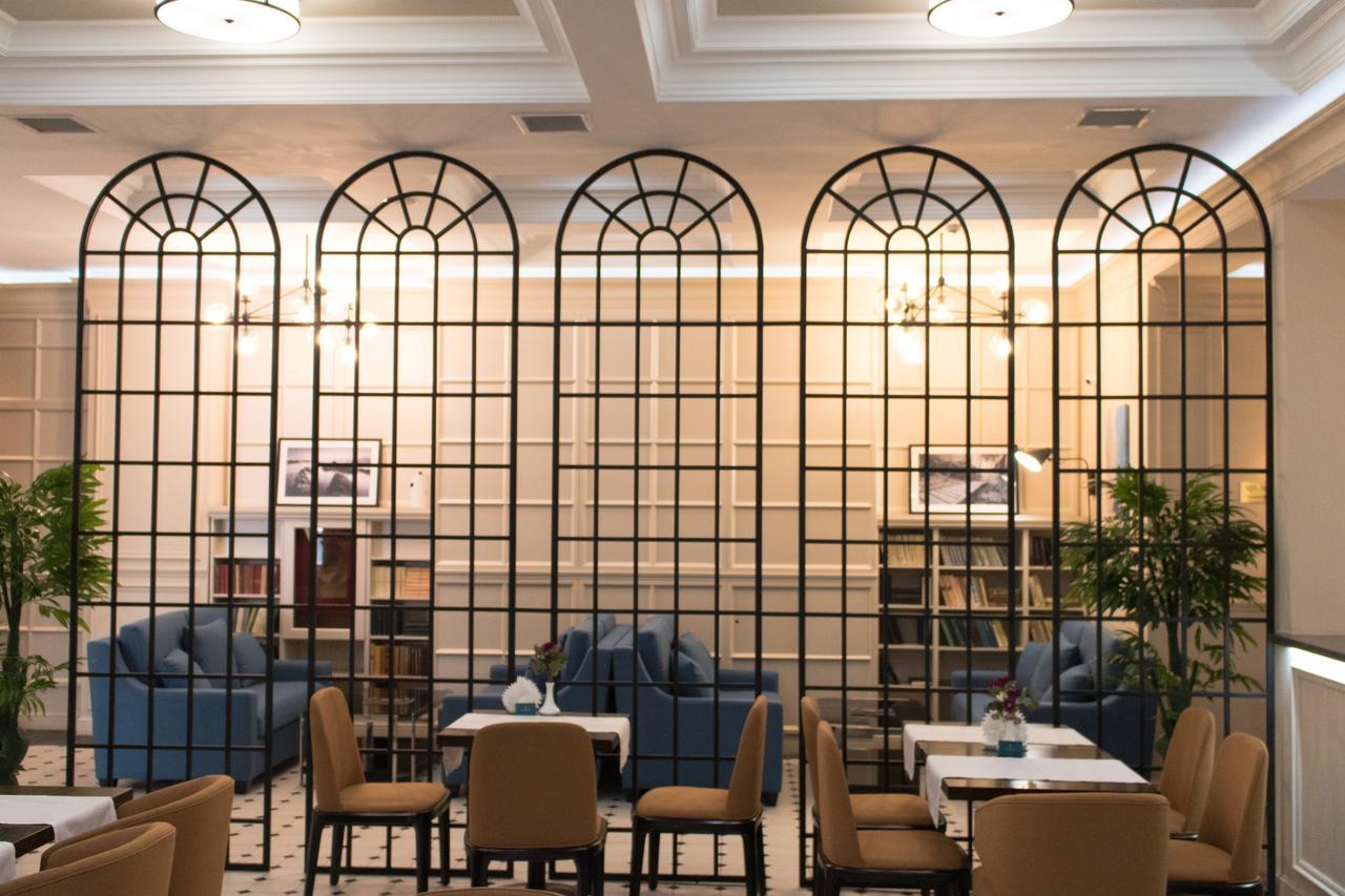 Madison Ave Hotel Bishkek Exterior photo